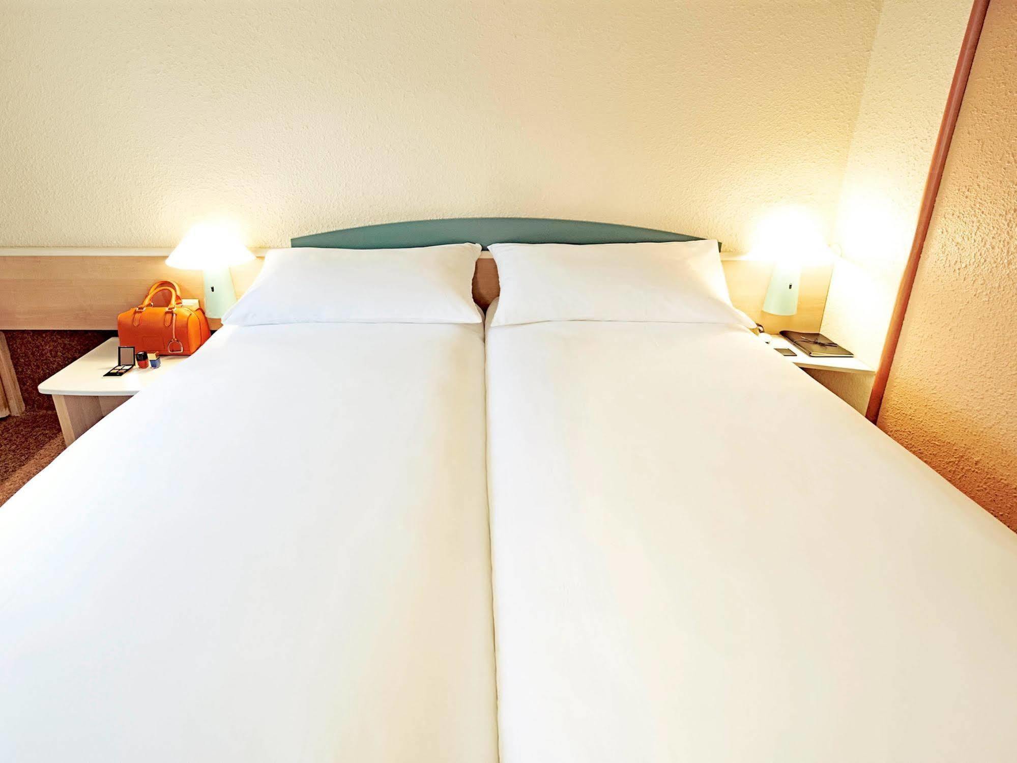 Ibis Est La Cité Hotel 3*
