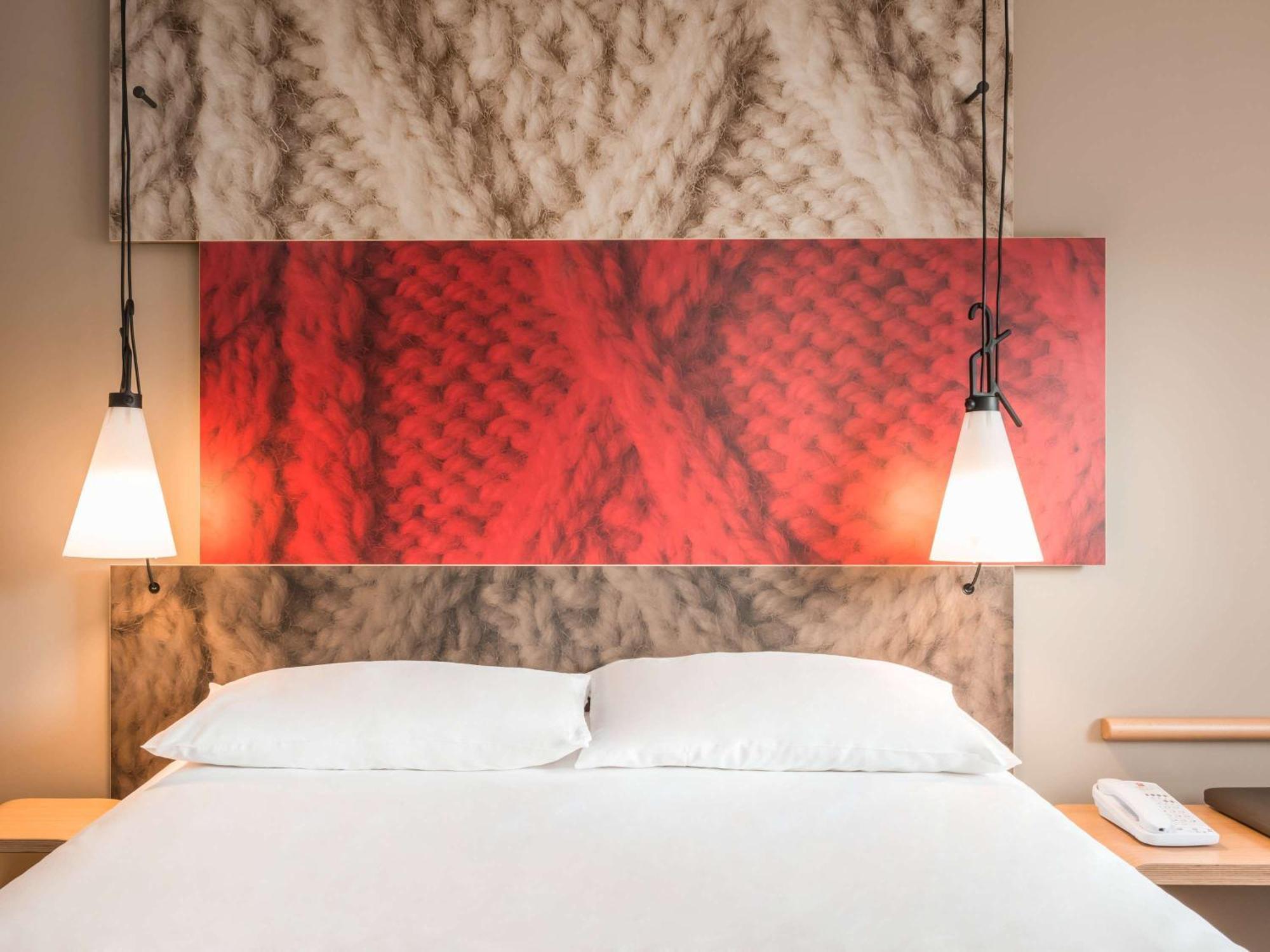 Ibis Est La Cité