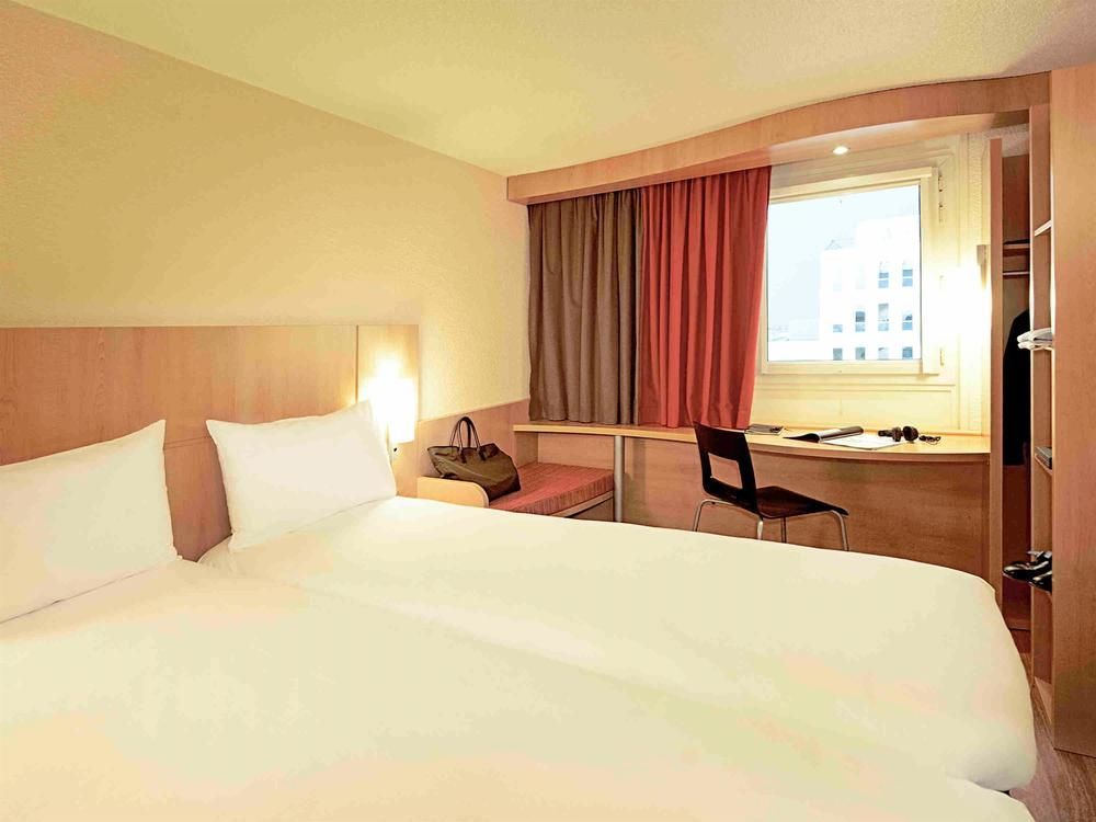 Ibis Est La Cité